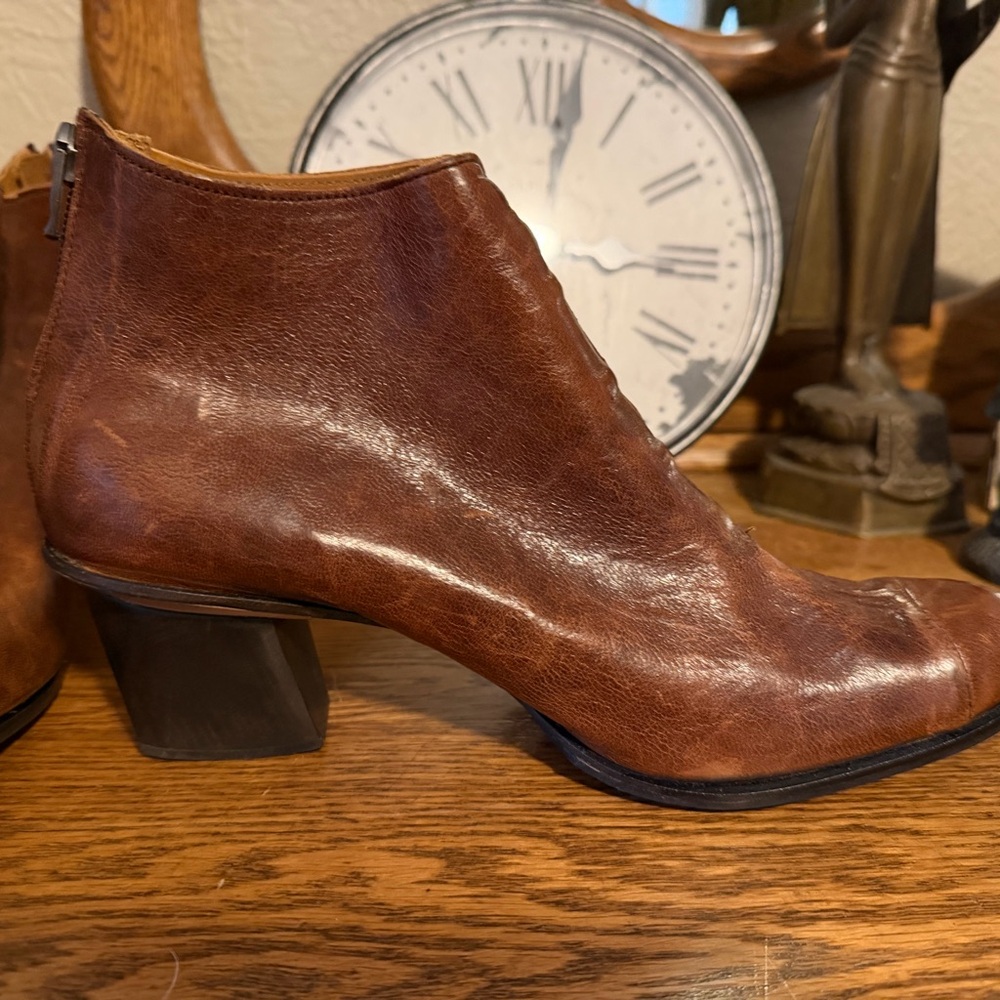 CYDWOQ Hemera Caramel Brown Leather Ankle Boots - Picture 11 of 13